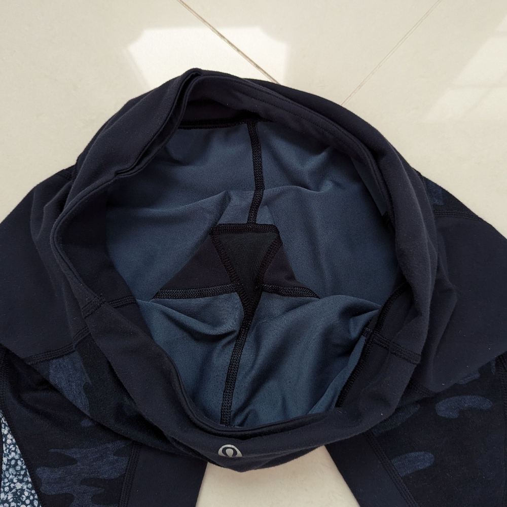 LULULEMON 6 WUNDER UNDER capri crop Sashiko Inkwell Navy Blue Camo camouflage - Picture 3 of 9